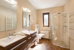 Harangvirág Apartmanház fürdőszoba
